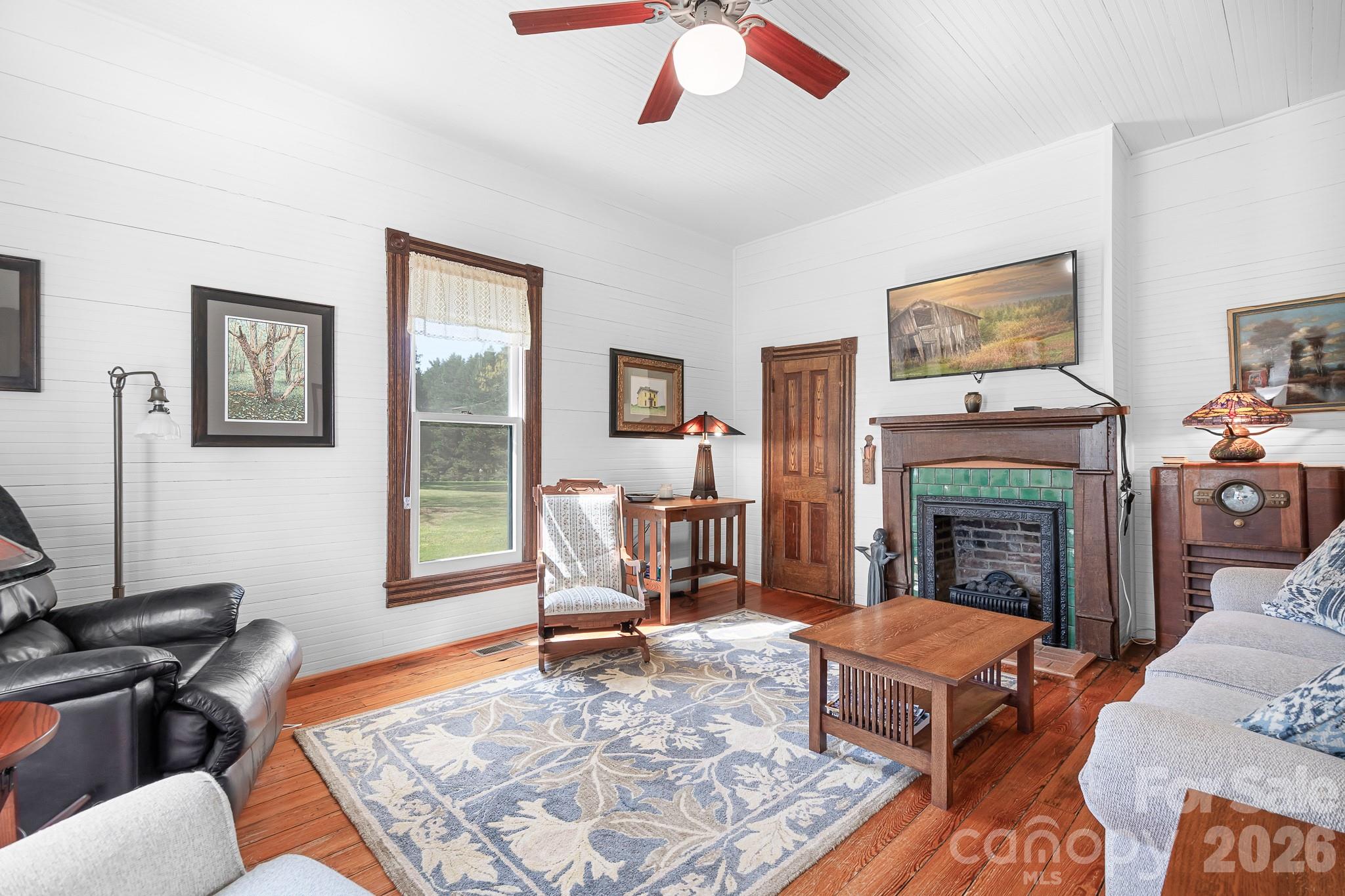 Larkin Sloan Estates - Farm