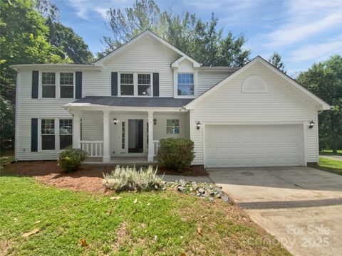 Photo of 424 Mallard Drive, Pineville, NC 28134 (MLS # 4272609)