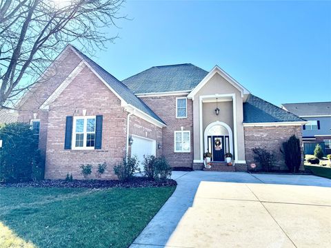 Photo of 1710 30th Avenue Drive NE, Hickory, NC 28601 (MLS # 4315330)
