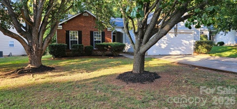 Photo of 7216 Preakness Stakes Lane, Charlotte, NC 28215 (MLS # 4398918)