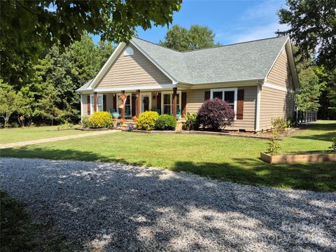 Photo of 1240 Beamguard Road, Clover, SC 29710 (MLS # 4308573)