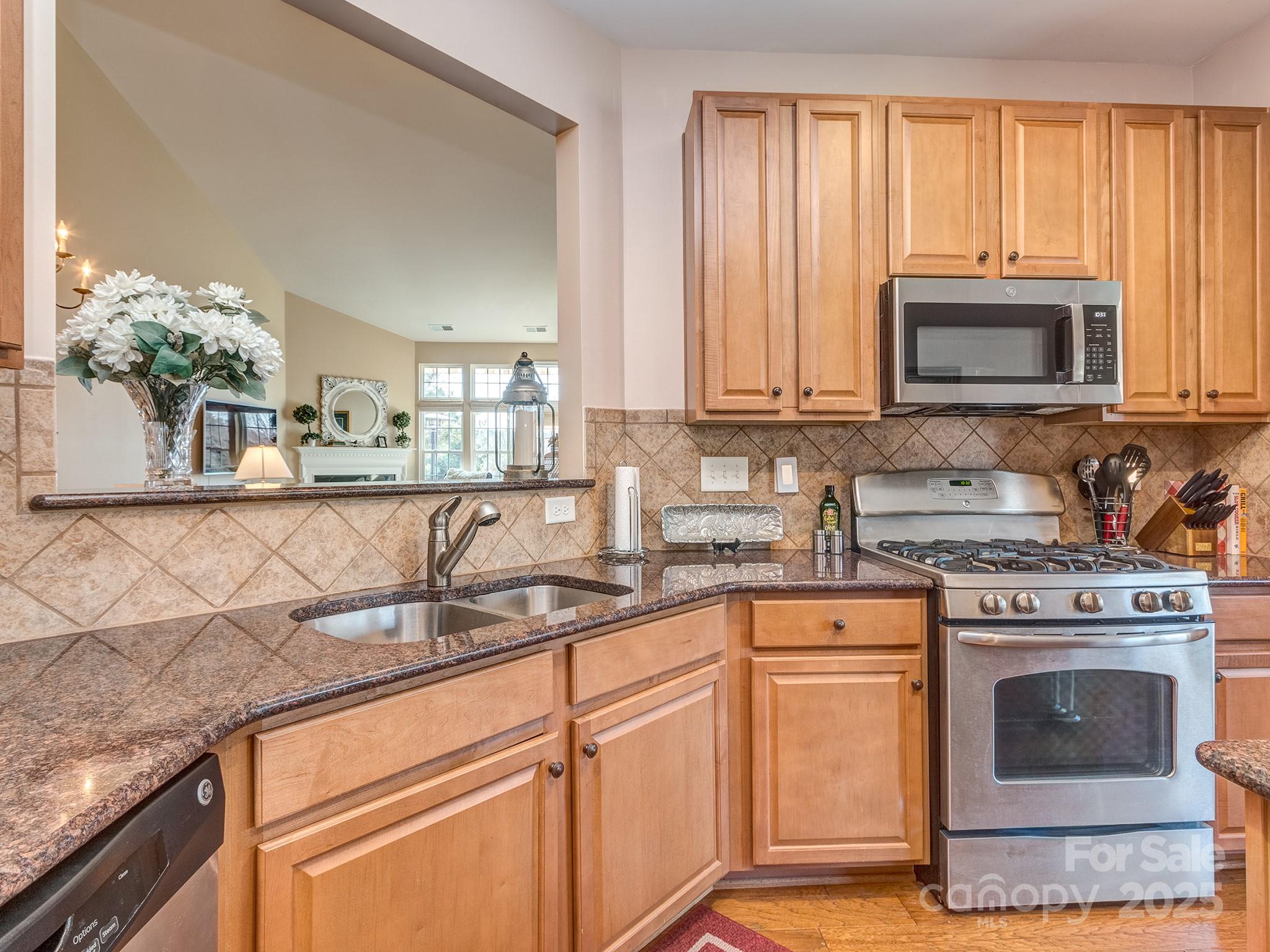 Lake Shore On Lake Wylie - Residential