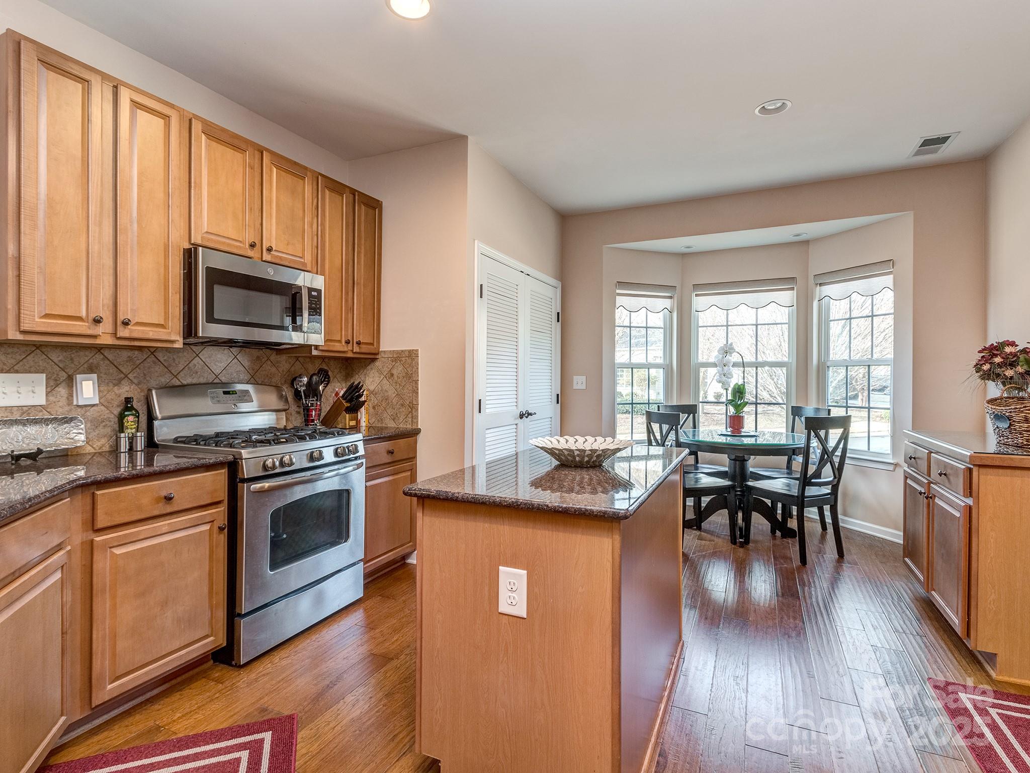 Lake Shore On Lake Wylie - Residential