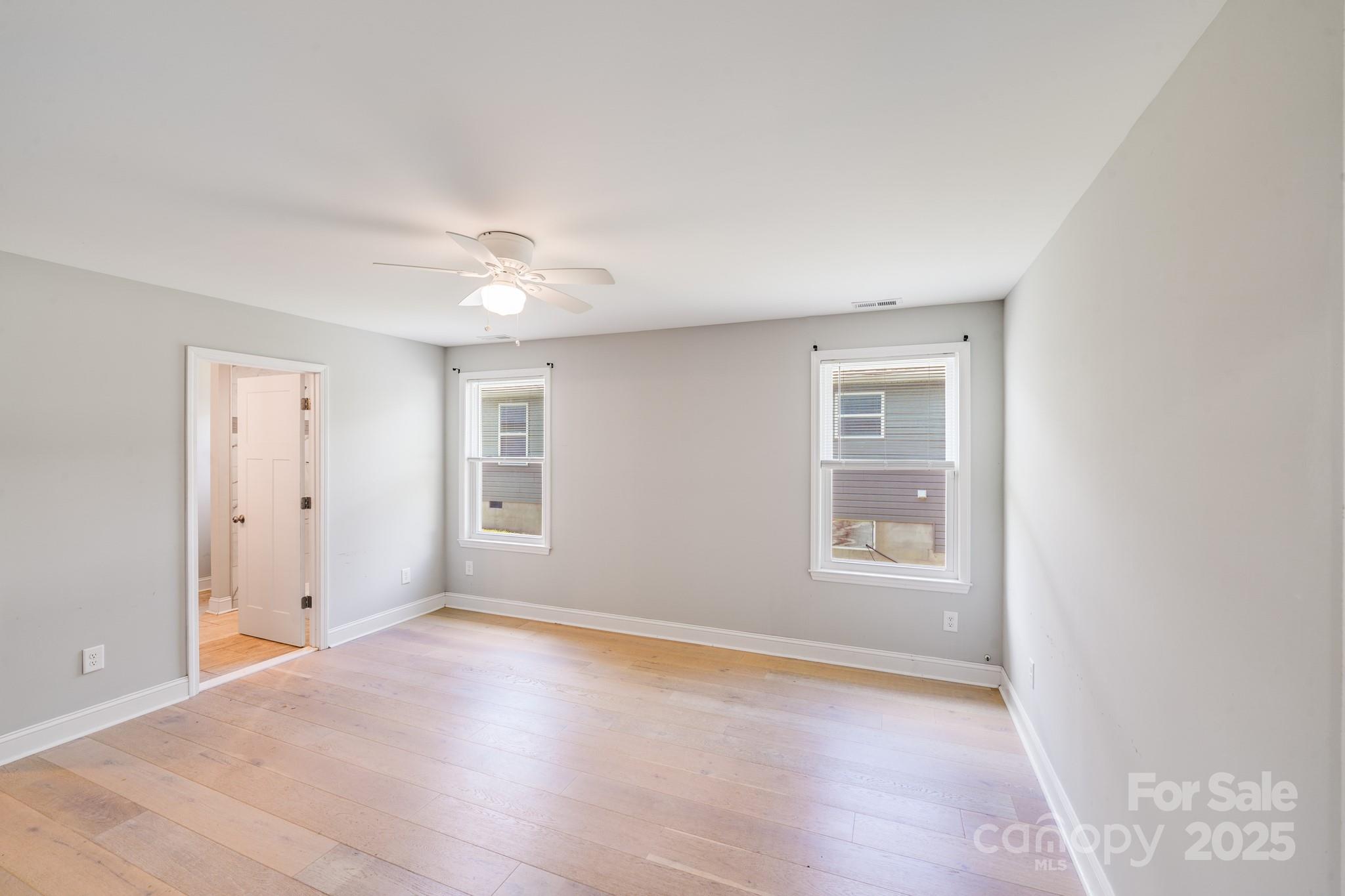 114 W Lee Avenue