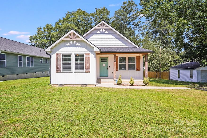 Beautiful modern farmhouse with 3 bedrooms and 2 bathrooms, built in 2020. This open-concept home features marble countertops, a spacious 2-car garage, and has been well-maintained throughout. Conveniently located just minutes from I-85, shopping, dining, and entertainment—offering the perfect blend of style, comfort, and convenience!
