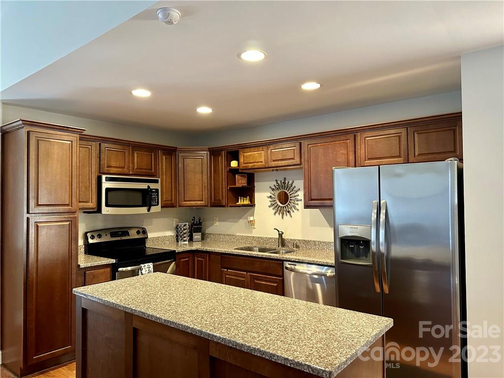 Shadow Lake - Residential