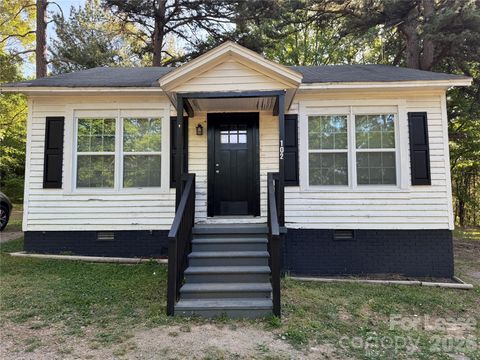 Photo of 102 Neighborhood Street, Lincolnton, NC 28092 (MLS # 4384954)