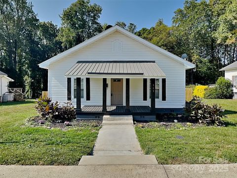 313 Bruce Avenue Mooresville NC 28115