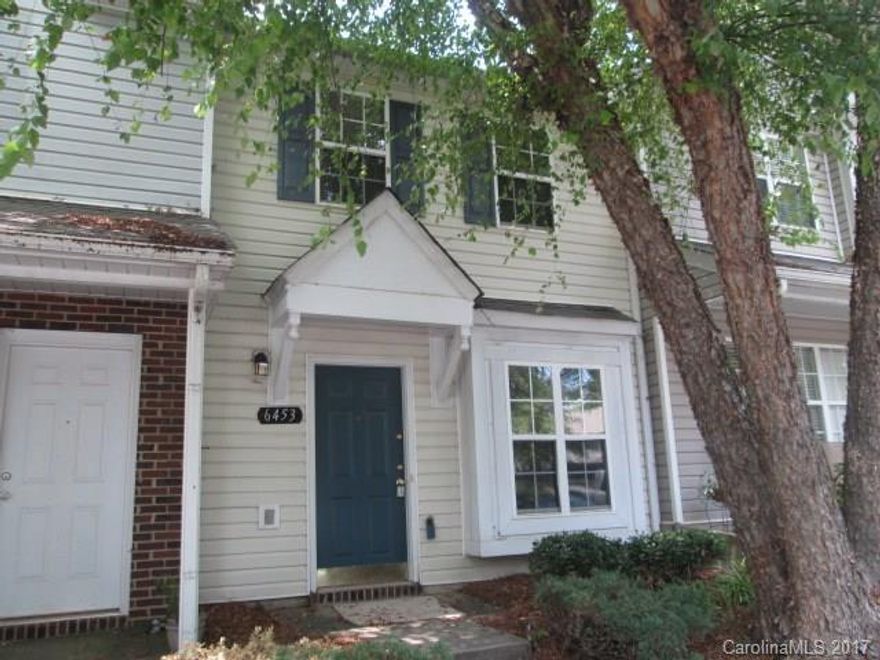 Wonderful Investment Opportunity in Hunter Downs!!  Tenant Occupied. Appointments must be made 24 hours in advance.