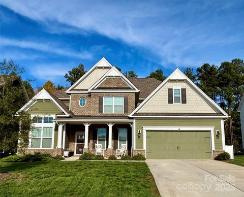 Photo of 1370 Englewood Drive, Lake Wylie, SC 29710 (MLS # 4316321) Photo of 1370 Englewood Drive, Lake Wylie, SC 29710 (MLS # 4316321)
