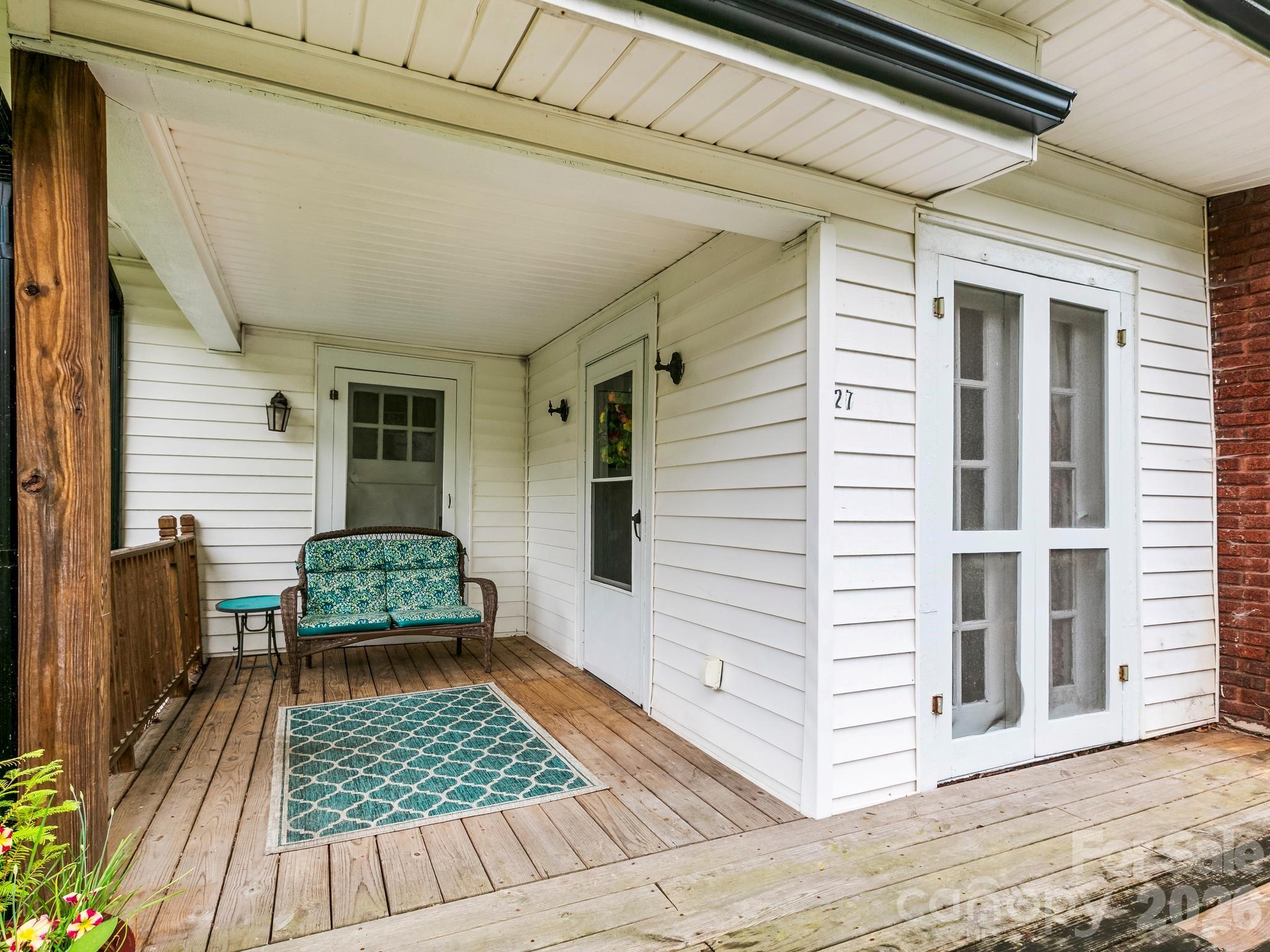 27 Warwick Road