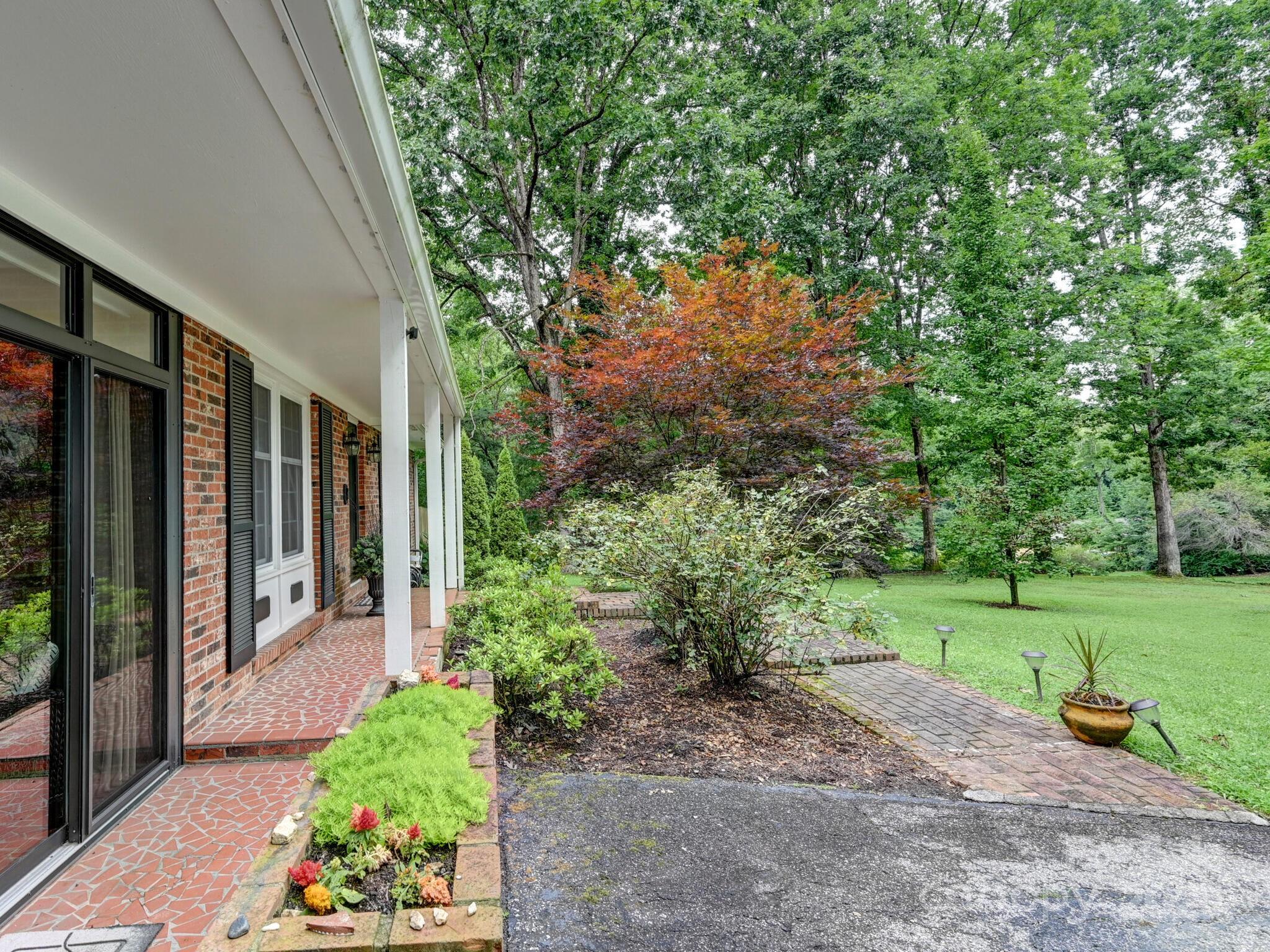 3221 Debbie Drive