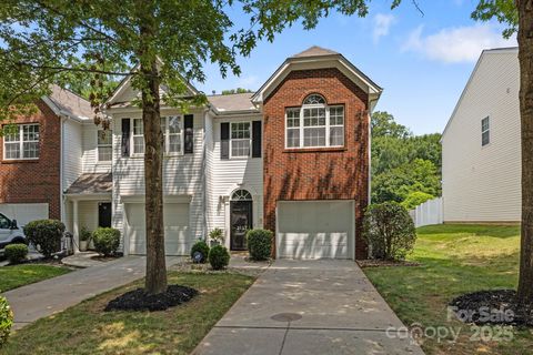 2137 Whispering Way Charlotte NC 28212