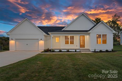 151 Rimrock Road Harmony NC 28634