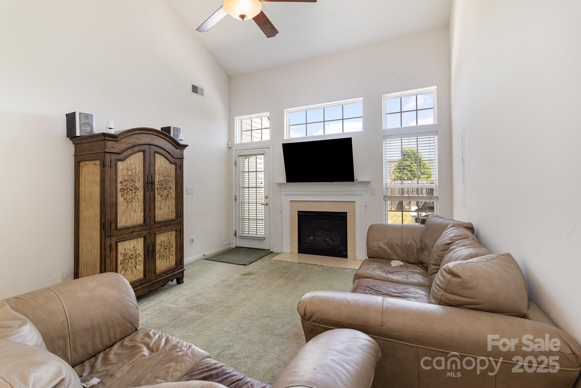 4039 Holly Villa Circle