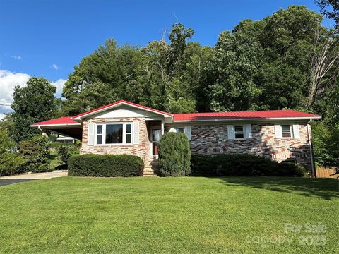 135 Smathers Street Clyde NC 28721