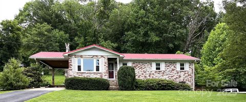 135 Smathers Street Clyde NC 28721