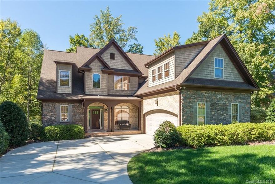 Lovely Custom home w/walkout basement by Nu South in highly-sought Lake Wylie neighborhood. Master on Main floor. Impressive 2-story great room has fireplace w/stacked stone surround. Kitchen has stainless steel appliances, work island, breakfast bar, casual dining nook , keeping room. Hardwoods thru-out 1st floor. Bonus Room upstairs w/walk-in closet could be used as 5th BR. Finished basement w/rec room, wetbar, 2nd family room & full bath. Large deck and large covered patio. Clover Schools.