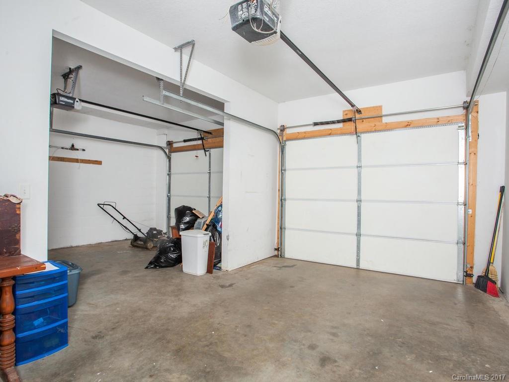 Royal Pines - Residential