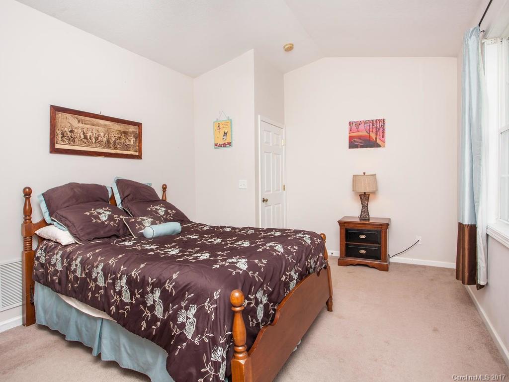 Royal Pines - Residential