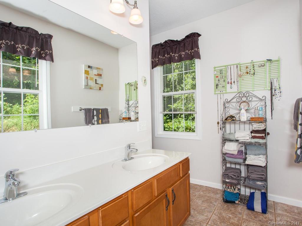 Royal Pines - Residential