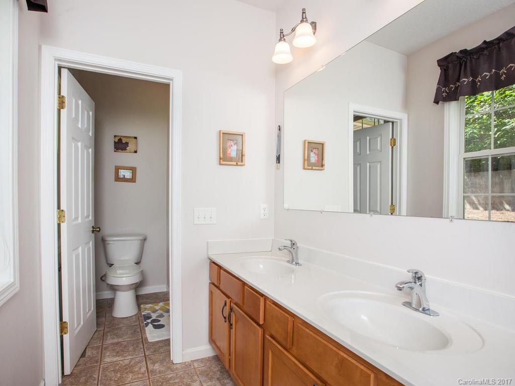 Royal Pines - Residential