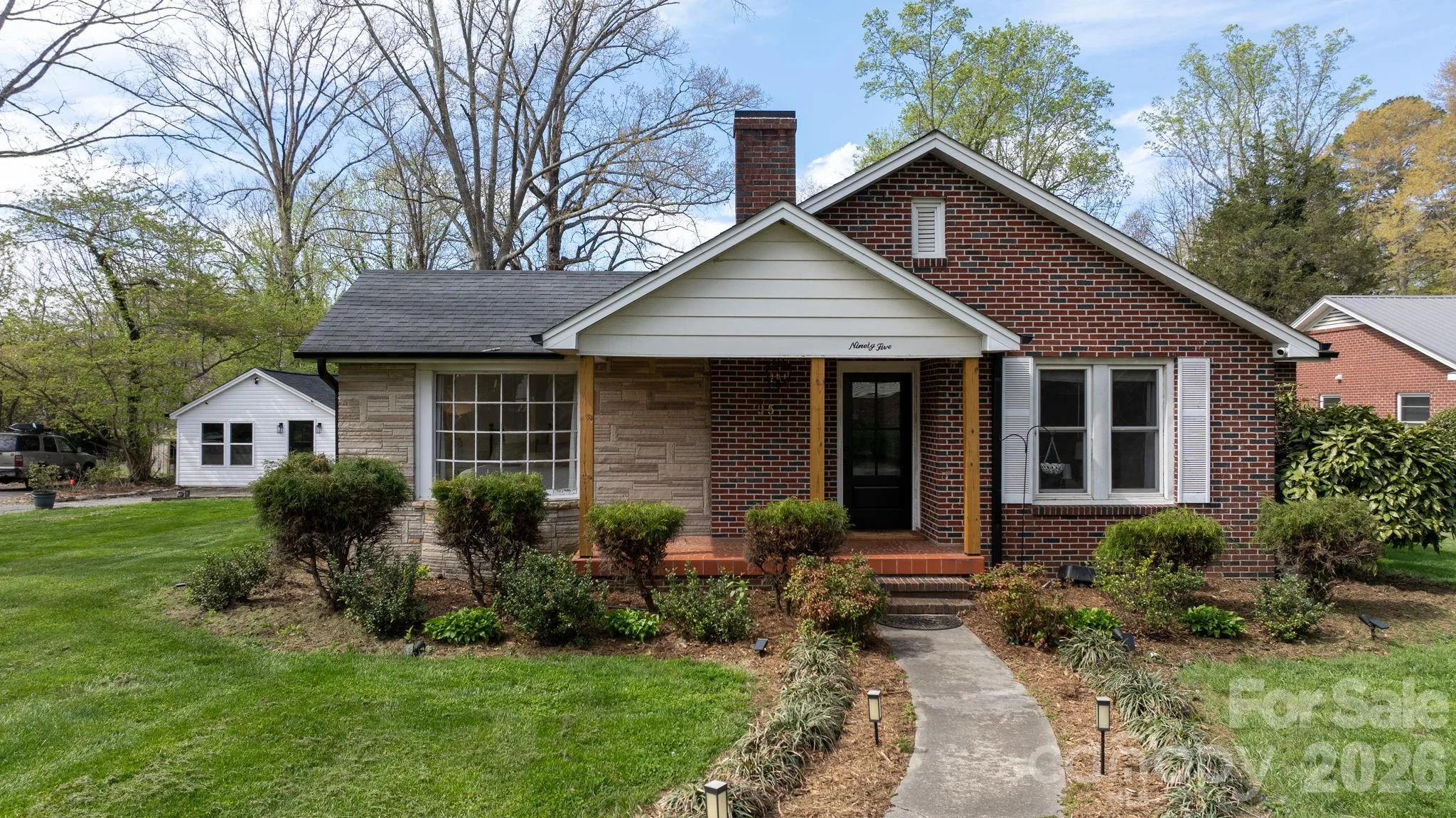 95 18th Avenue NW, Hickory, NC, 28601