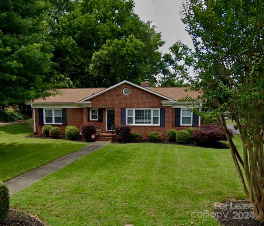 LOCATION!! Updated 3BR 2BA ranch home in popular Madison Park.  Screened-in porch overlooking a large, private backyard.  This home is located within the most desireable area of the neighborhood, as all the shopping and restaurants at Montford Dr and Park Road Shopping Center are right up the street.