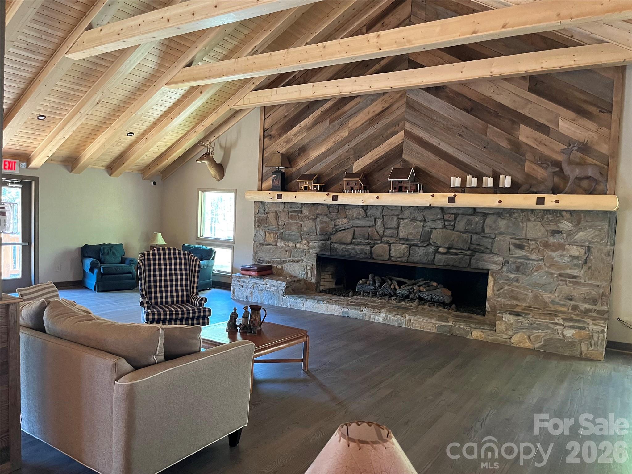 Powder Horn Mountain - Land