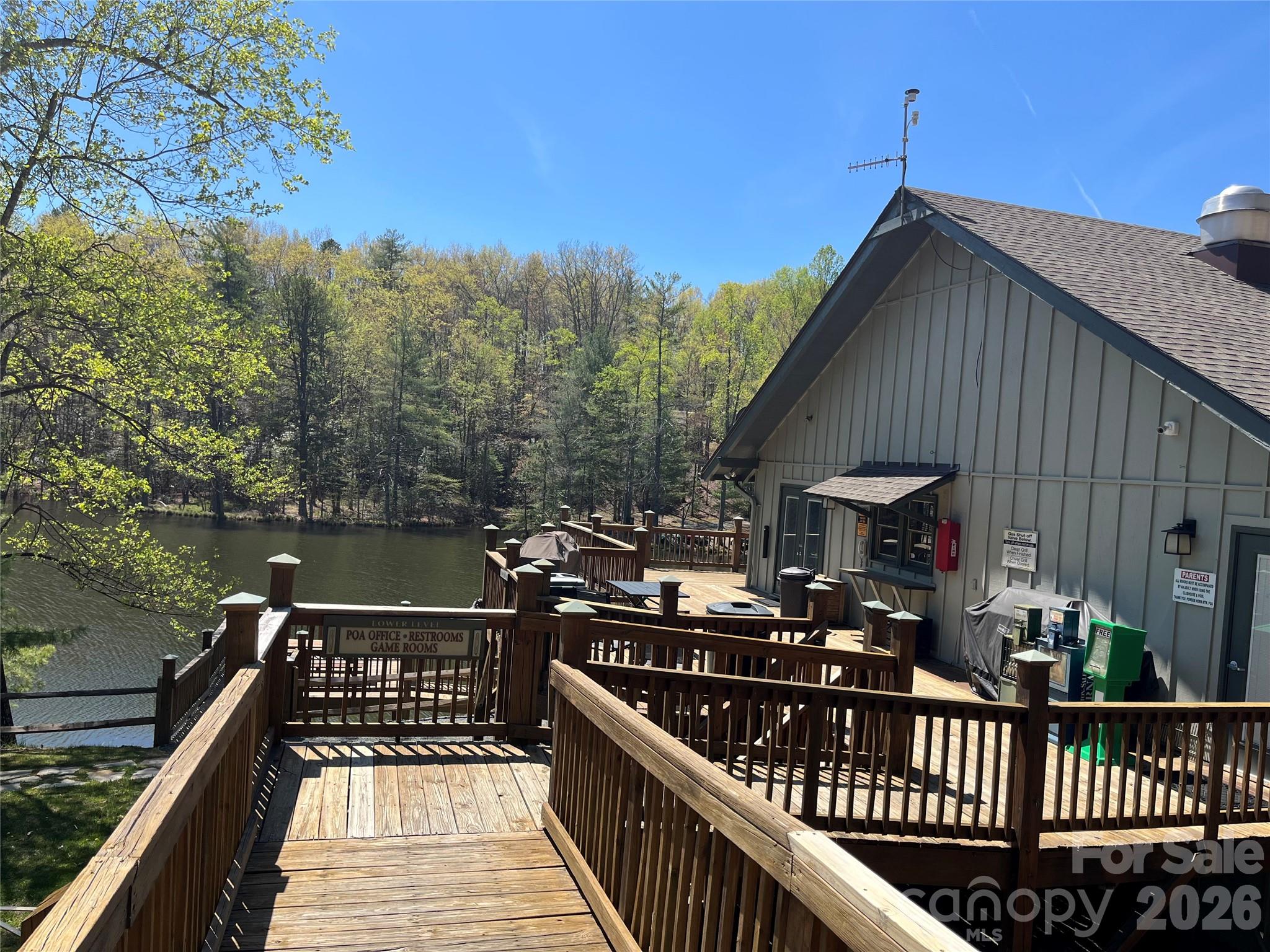 Powder Horn Mountain - Land