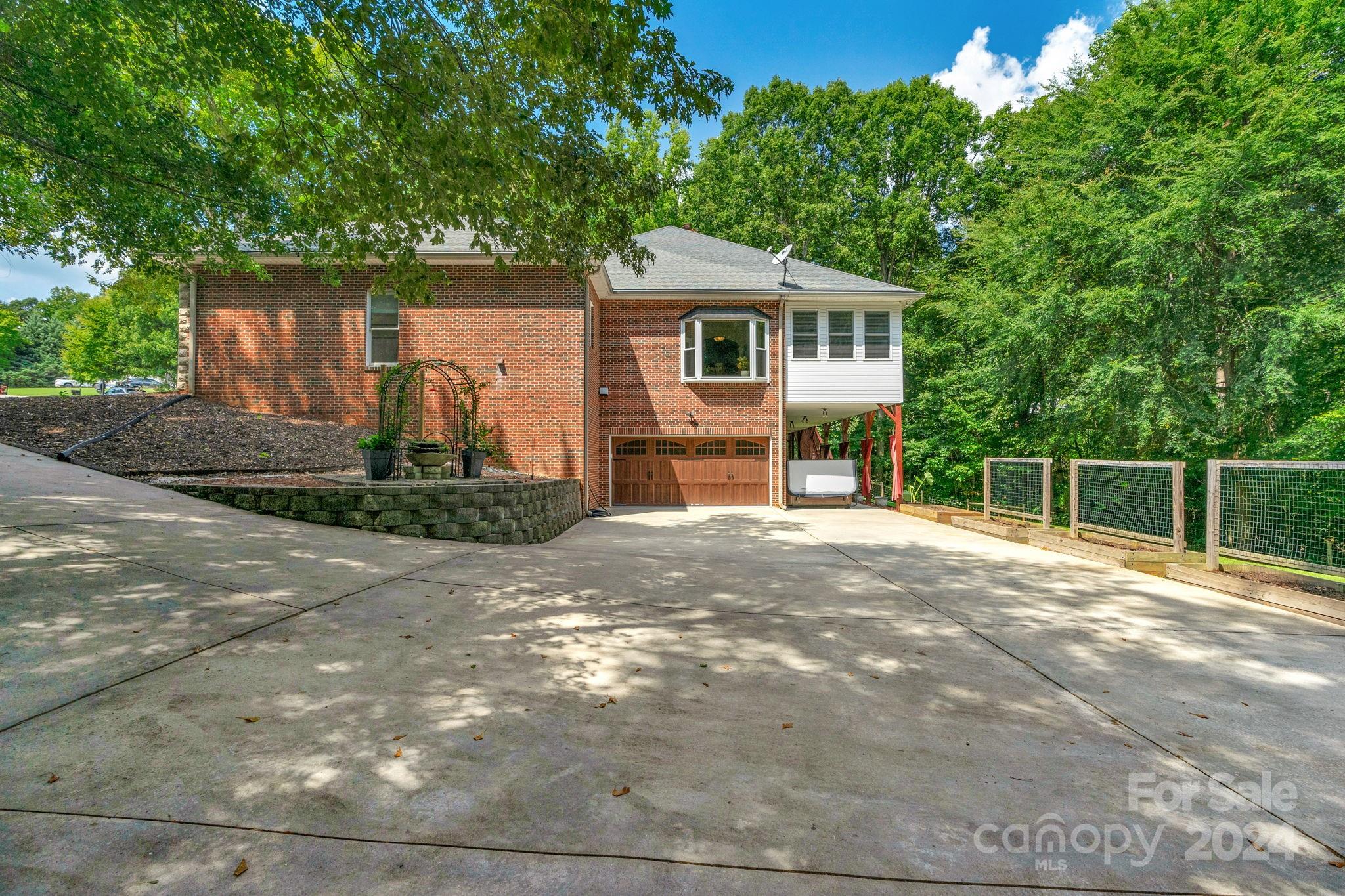 The Hylands - Residential