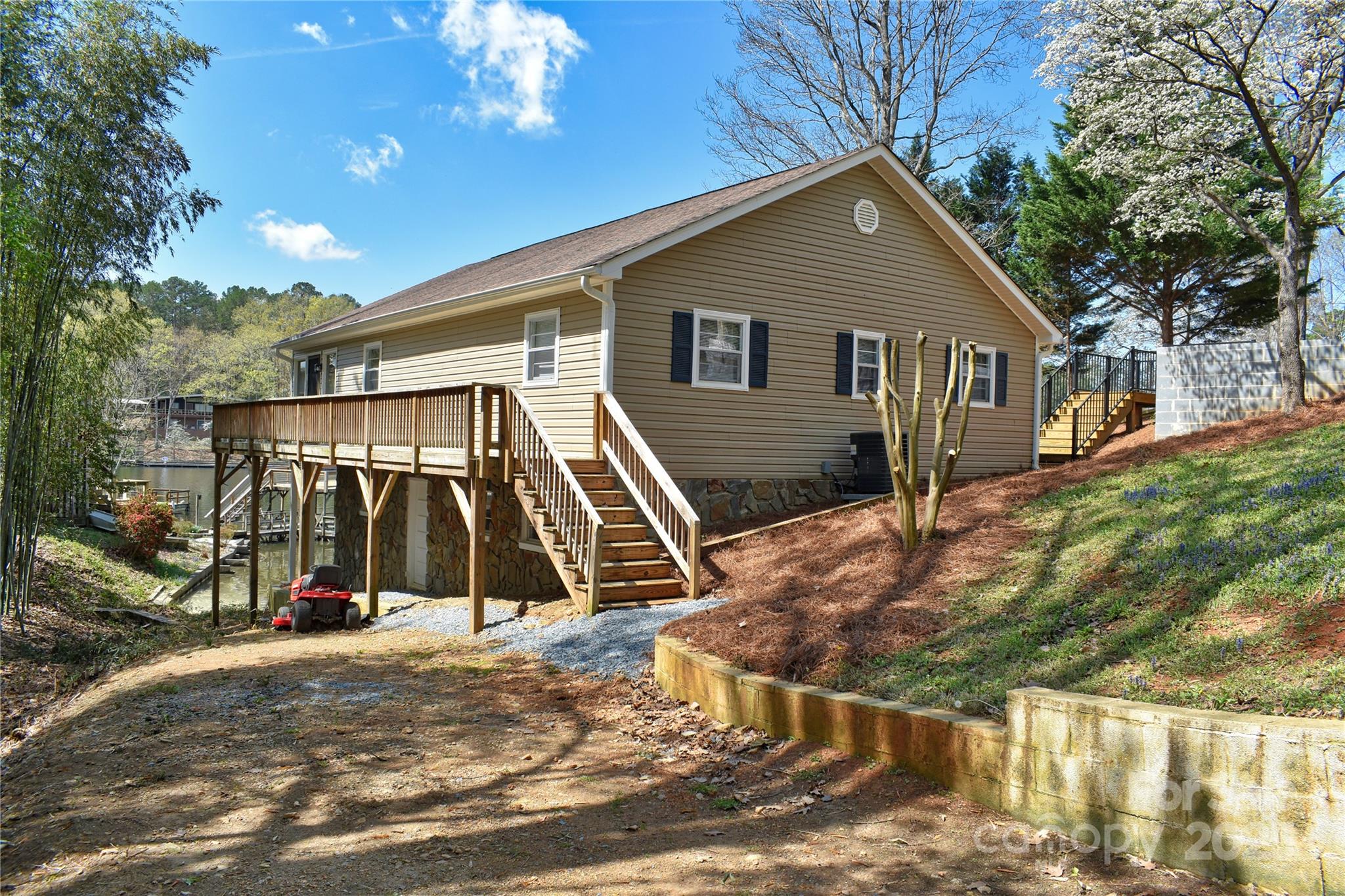 458 Pinehaven Drive
