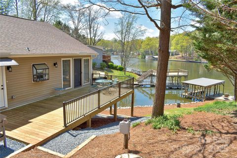 458 Pinehaven Drive Badin Lake NC 28127