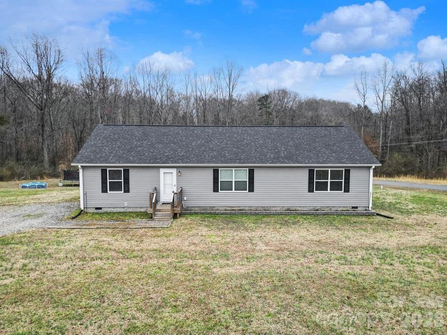 Welcome to this well-located 3-bedroom, 2-full-bath home on a 0.36-acre corner lot in Statesville. 
Recently renovated in 2025, the home features all-new ductwork, new ceiling fans, and fresh carpet in the living room and secondary bedrooms. New luxury vinyl plank flooring has been installed in the entry hallway, guest bathroom, and laundry room. Additional updates include new molding throughout and fresh paint in the laundry room and guest bath.
With its generous lot size, thoughtful updates, and prime location, this home is move-in ready and a must-see. This property offers the perfect blend of comfort and convenience, with quick access to both I-77 and I-40 for an easy commute.