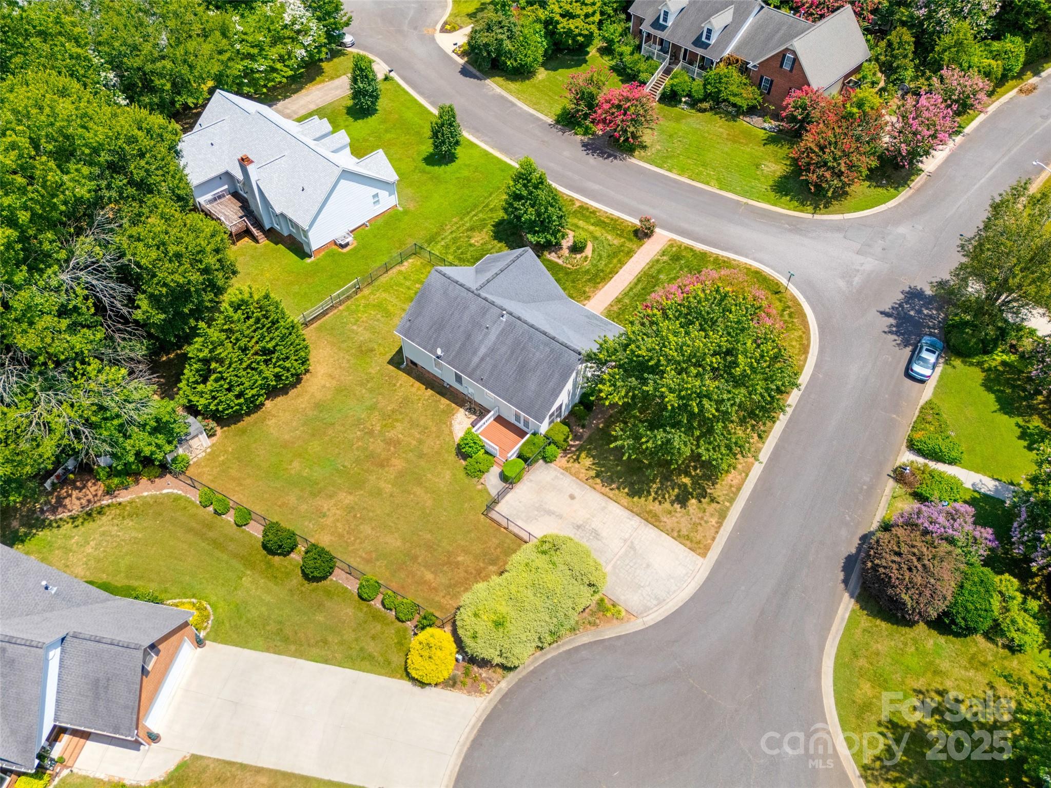 2212 Lookout Point