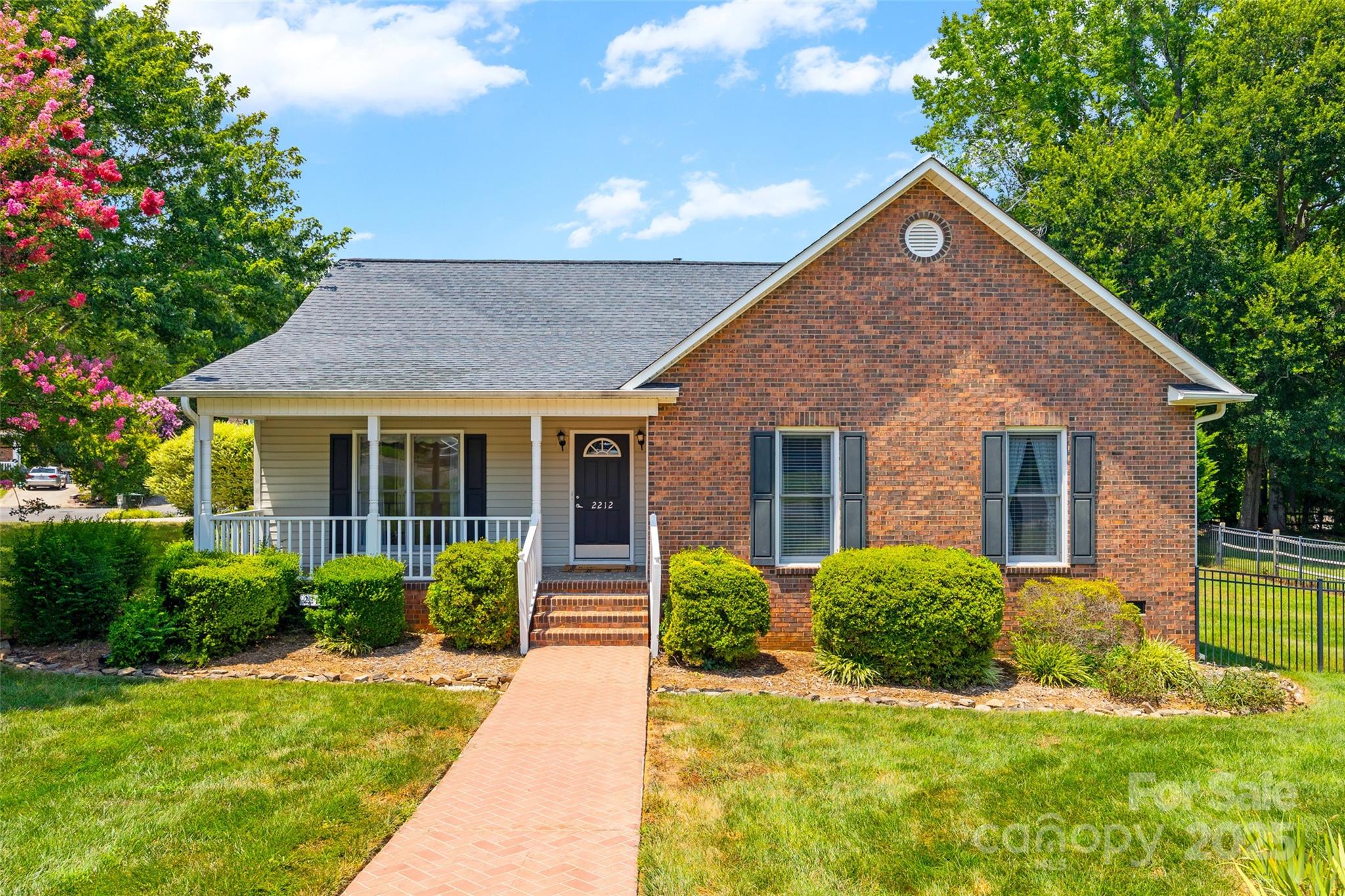 2212 Lookout Point