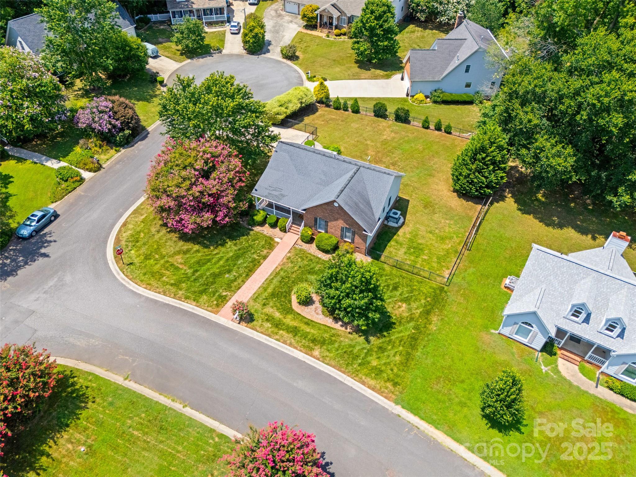 2212 Lookout Point