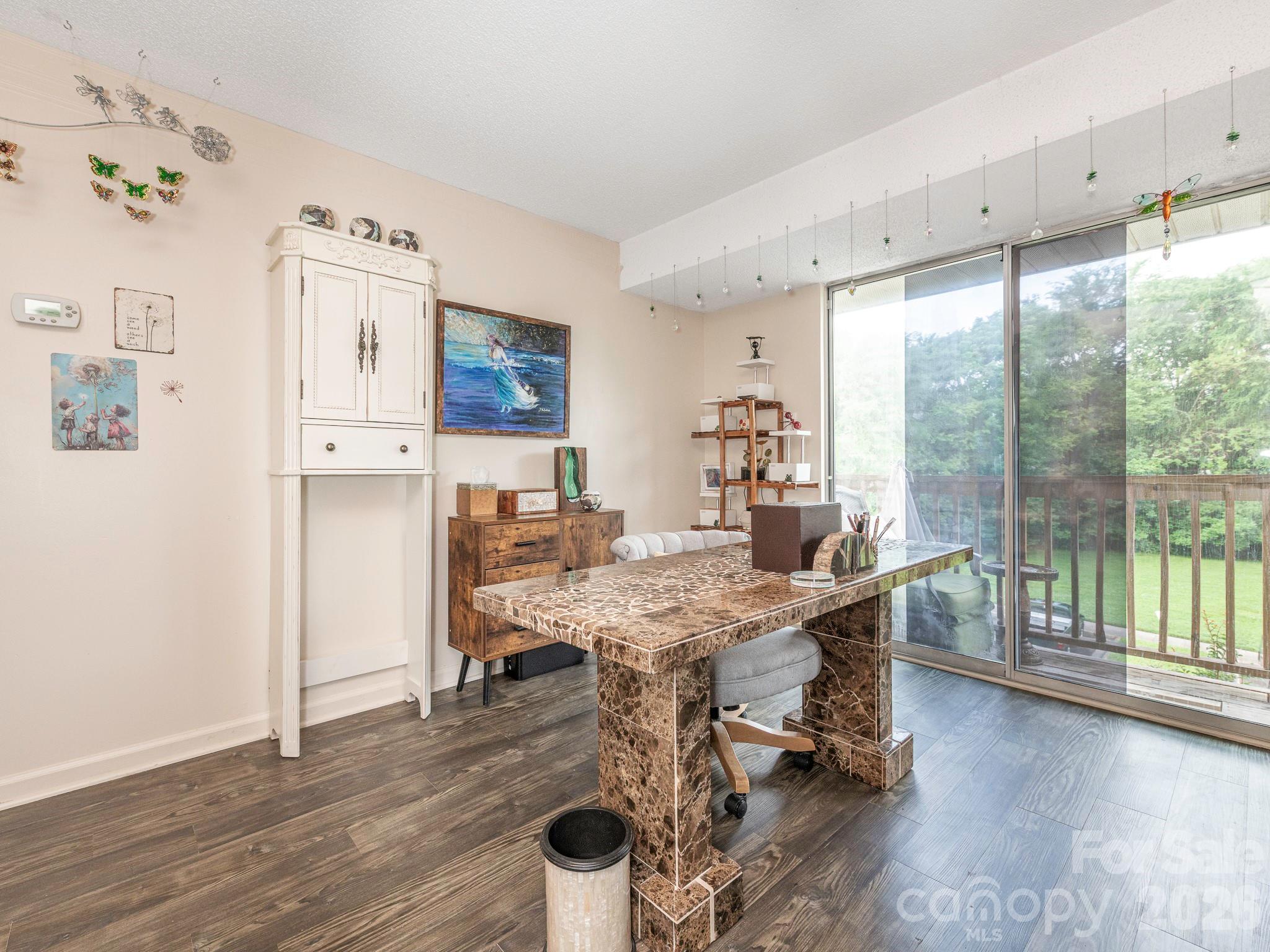 Pheasant Knoll - Residential