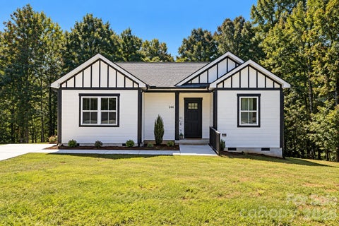 Photo of 1346 39th Street Circle SW, Hickory, NC 28602 (MLS # 4432578)