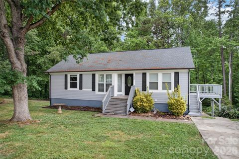 Photo of 202 King David Lane, Gastonia, NC 28056 (MLS # 4379701)
