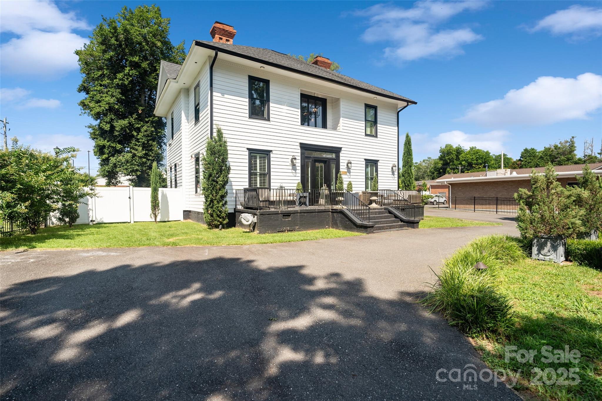 311 Oakland Avenue