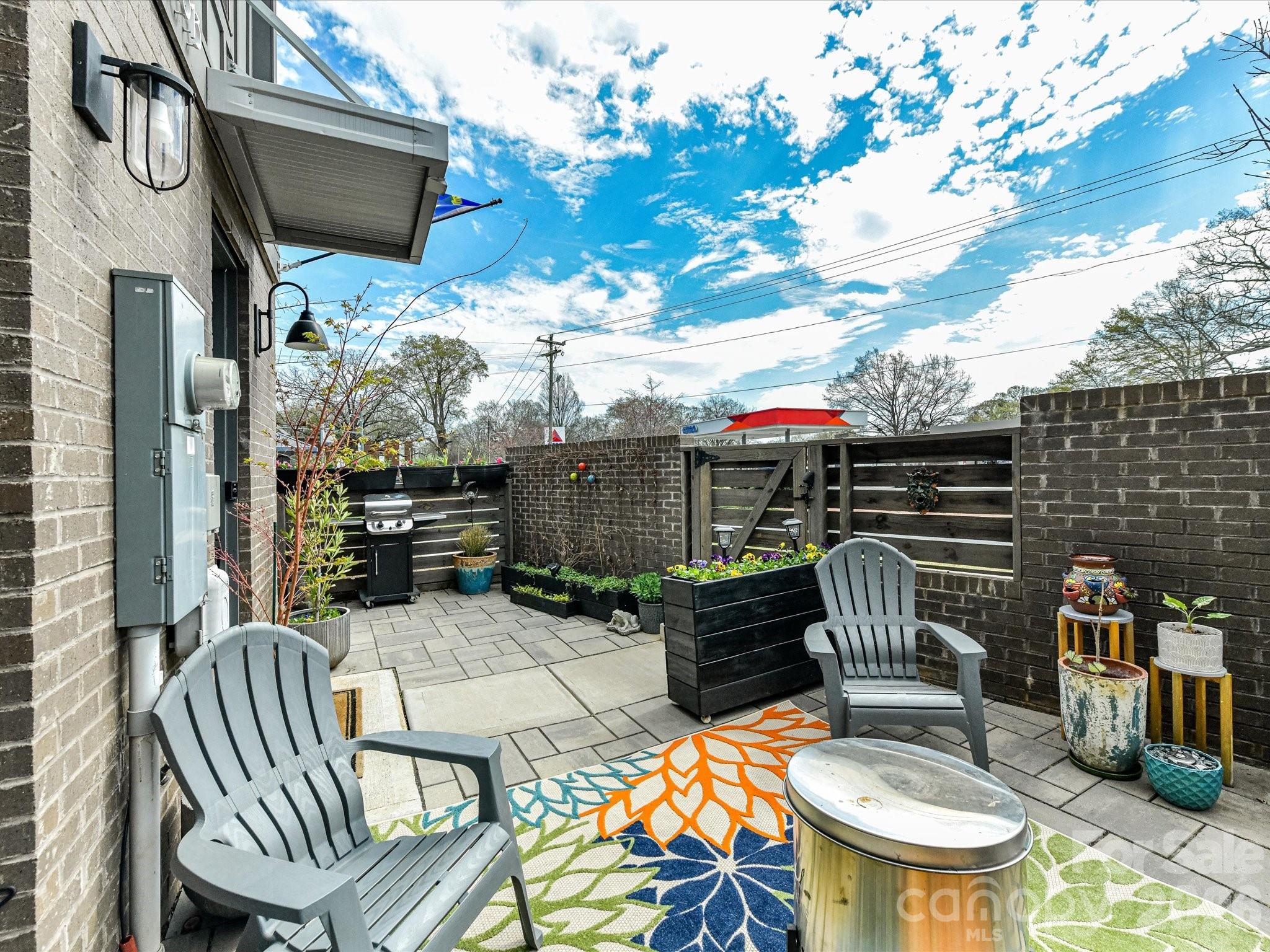 1613 Parkwood Avenue