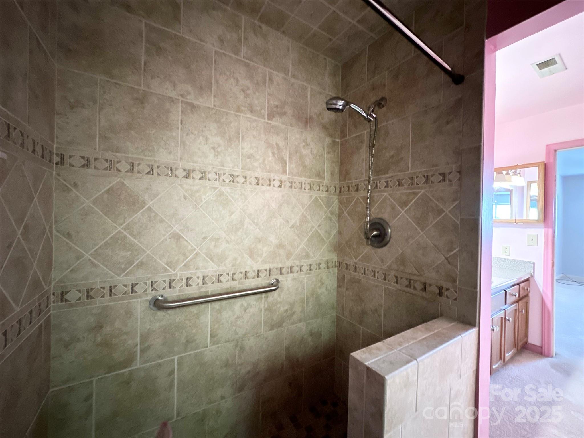 Granite Falls, North Carolina 28630, United States, 3 Bedrooms Bedrooms, ,3 BathroomsBathrooms,Residential,Active,154186