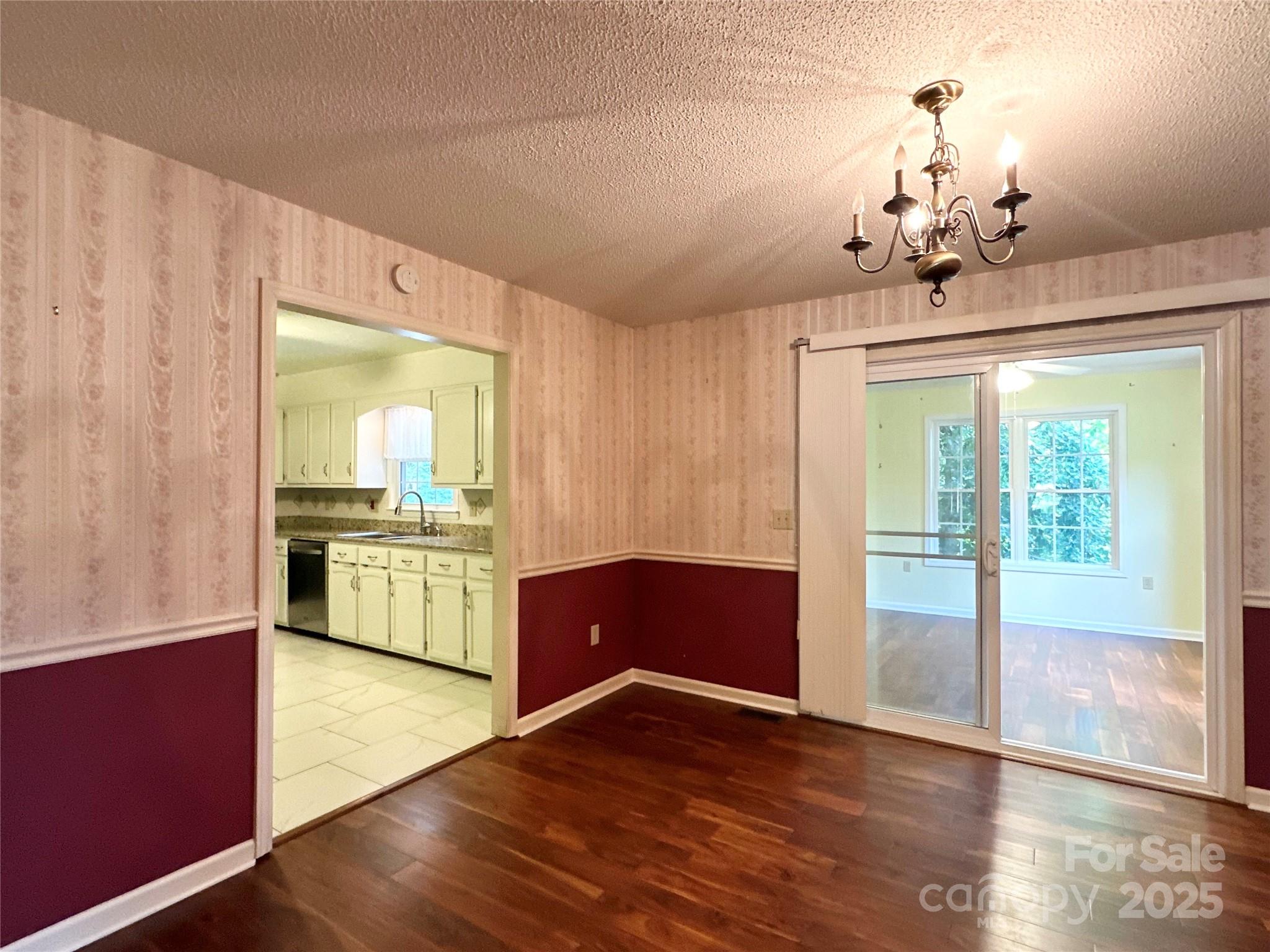 Granite Falls, North Carolina 28630, United States, 3 Bedrooms Bedrooms, ,3 BathroomsBathrooms,Residential,Active,154186