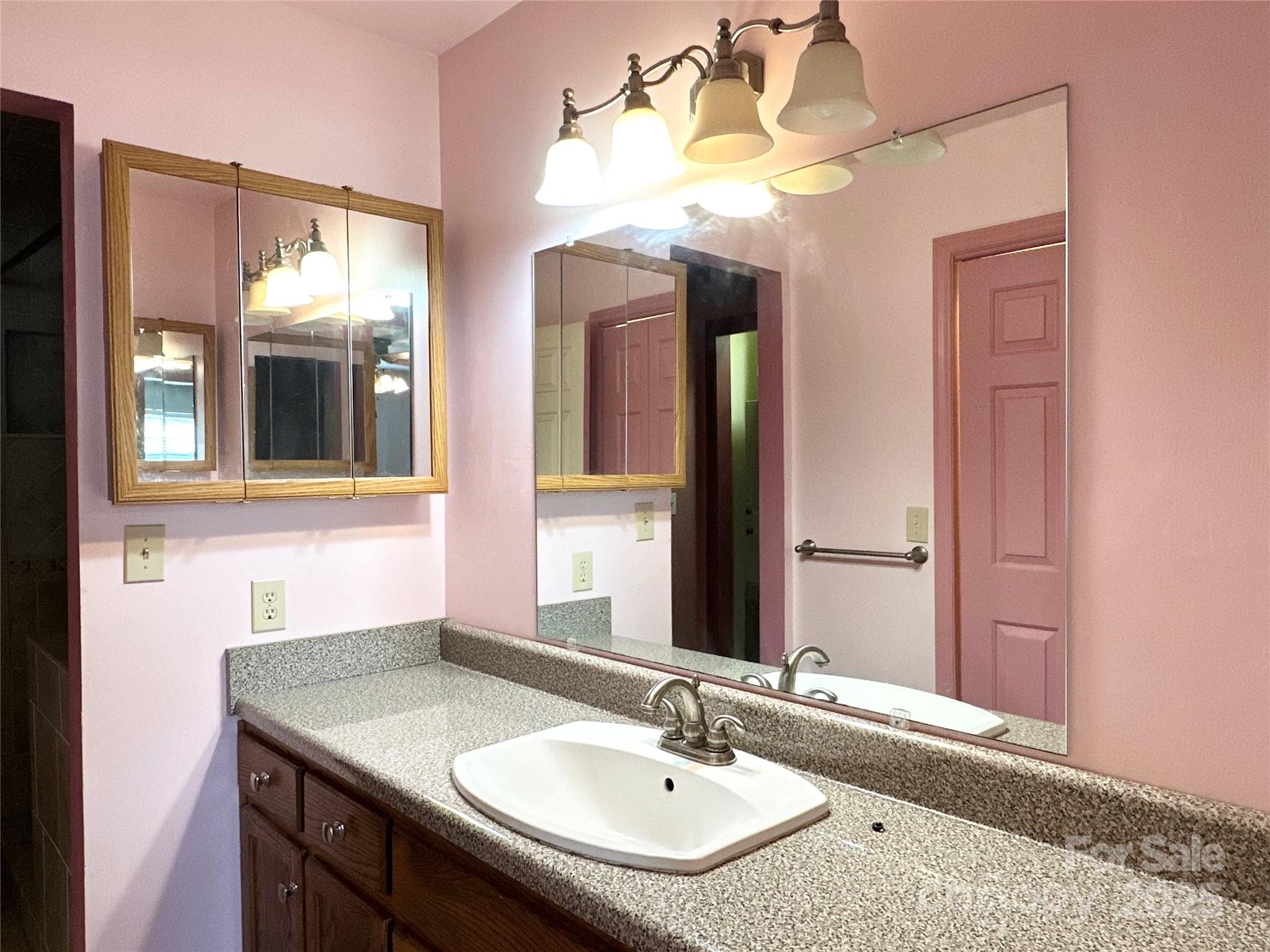 Granite Falls, North Carolina 28630, United States, 3 Bedrooms Bedrooms, ,3 BathroomsBathrooms,Residential,Active,154186