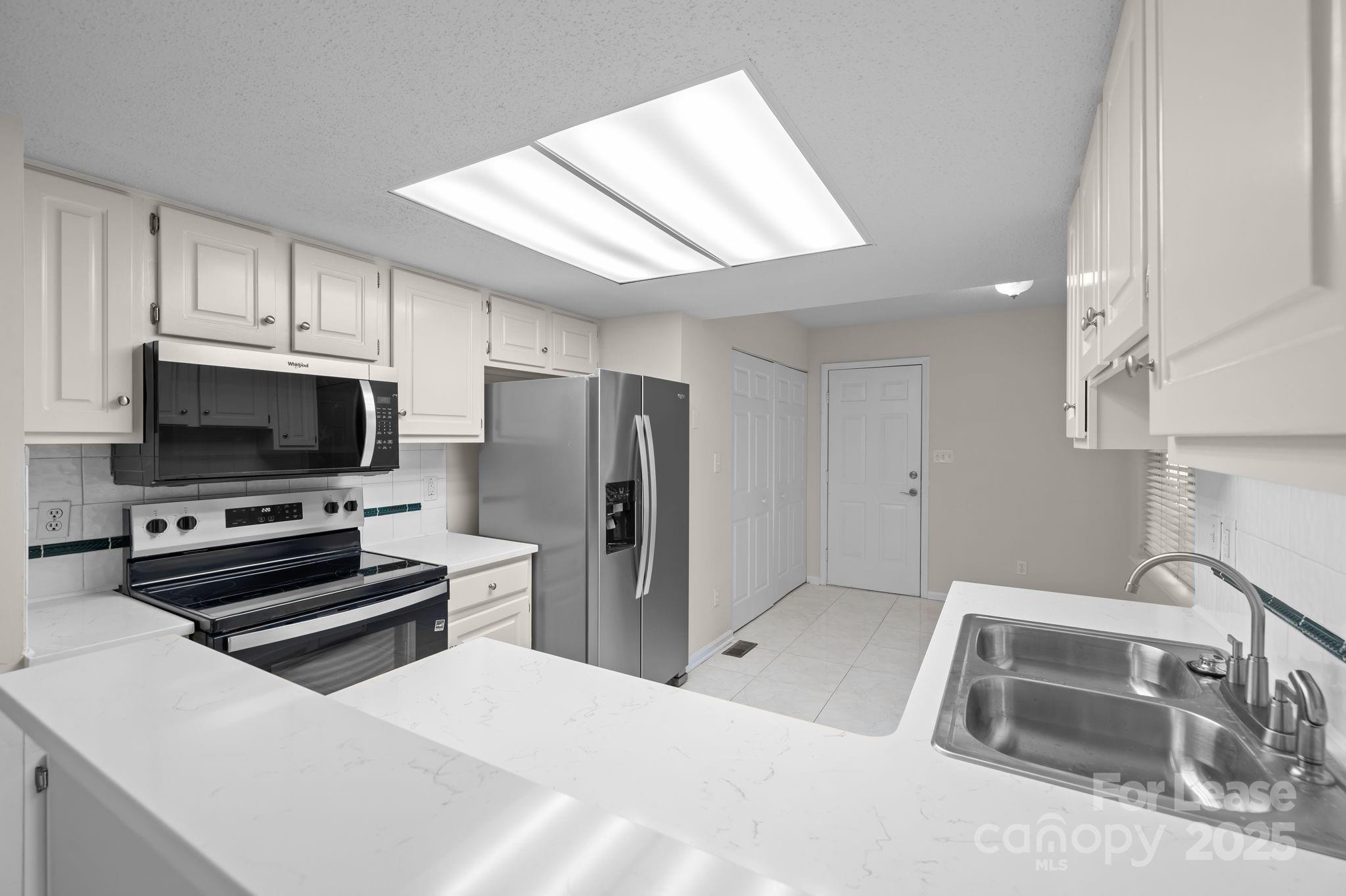 9024 Saint Thomas Lane