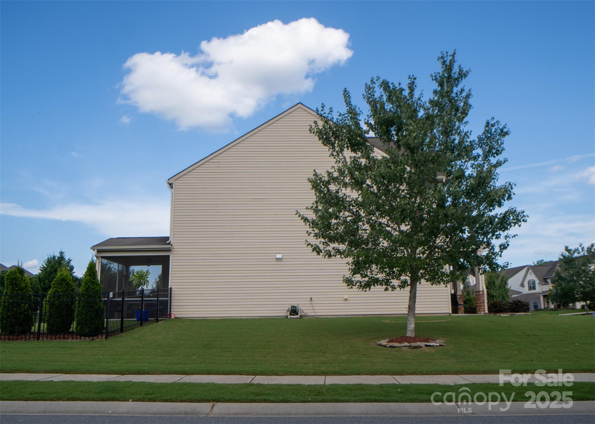 3942 Kestrel Lane