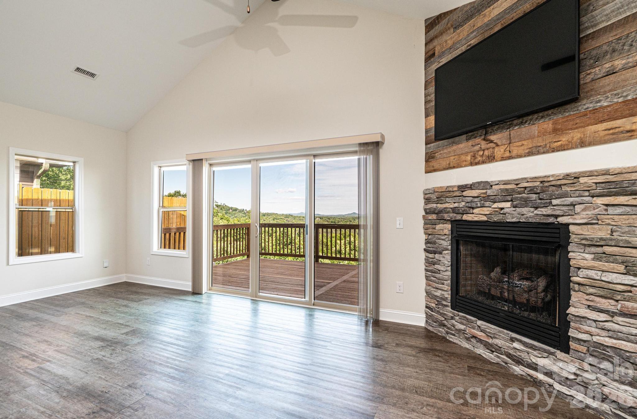 1381 River Club Ridge C8