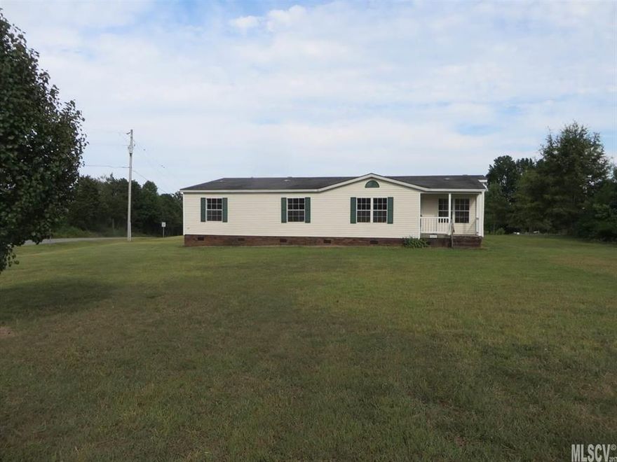 Nice 3 bedroom 2 bath home w/2100+ square feet of living area on a corner lot in Western Lincoln County.  Nice family room w/fireplace, large kitchen w/plenty of cabinet space, appliances, island & eat at bar, Dining Room & Office, Master Suite w/large walk in closet, garden tub, dual vanities & shower, ample size secondary bedrooms & playroom.  Laminate and carpet flooring. Motivated Seller!