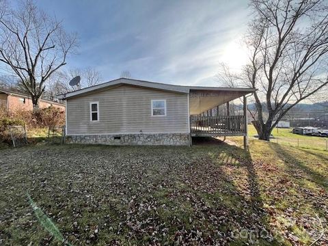 97 Oakland Drive Burnsville NC 28714